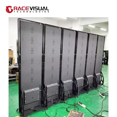 3840hz Yüksek tazeleme hızı Işık Ağırlığı İç mekan Tam Renkli LED Poster Ekran 48kg/parça Tekerlek Totem ile