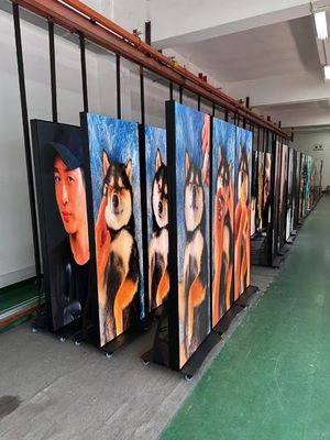 IP Serisi: Çok yönlü 640x1920mm Kapalı LED Posteri, Yüksek Yenilenme Hızı ve Kablosuz Kontrol