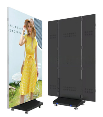 Üç katlanabilir İç Mekan LED Poster Ekranı, lüks perakende sergileri ve misafirperverlik için ideal, kusursuz ve parlaktır.